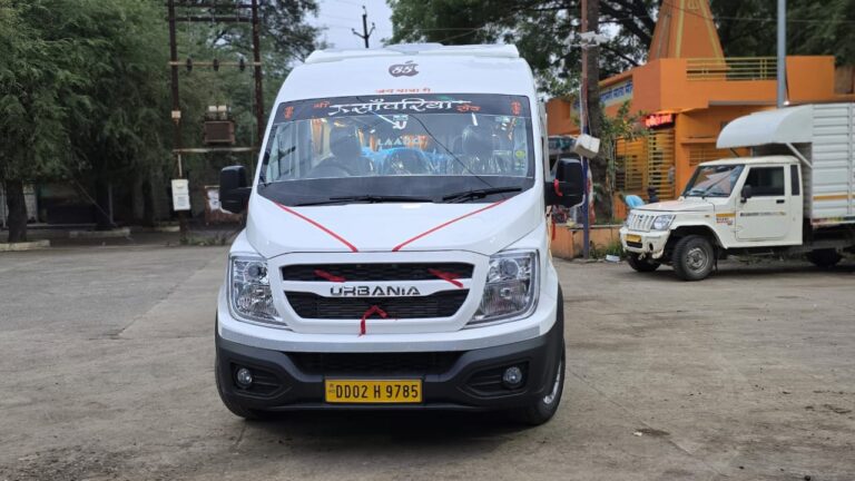 Force Urbania front view - Urbania on rent in Indore and Ujjain for Mahakal darshan